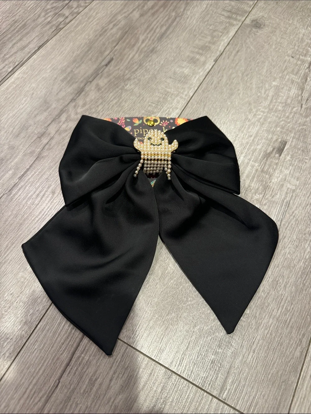 Piper Black Bow Hair Clip with Pearl-Encrusted Gold Accent